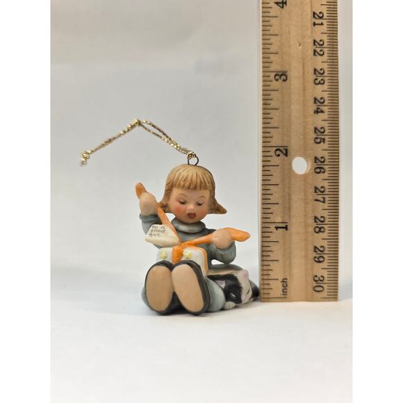 Goebel Hummel 1997 Christmas Ornament Girl Opening Gift w/ Cat Figurine 2" - Picture 4 of 4